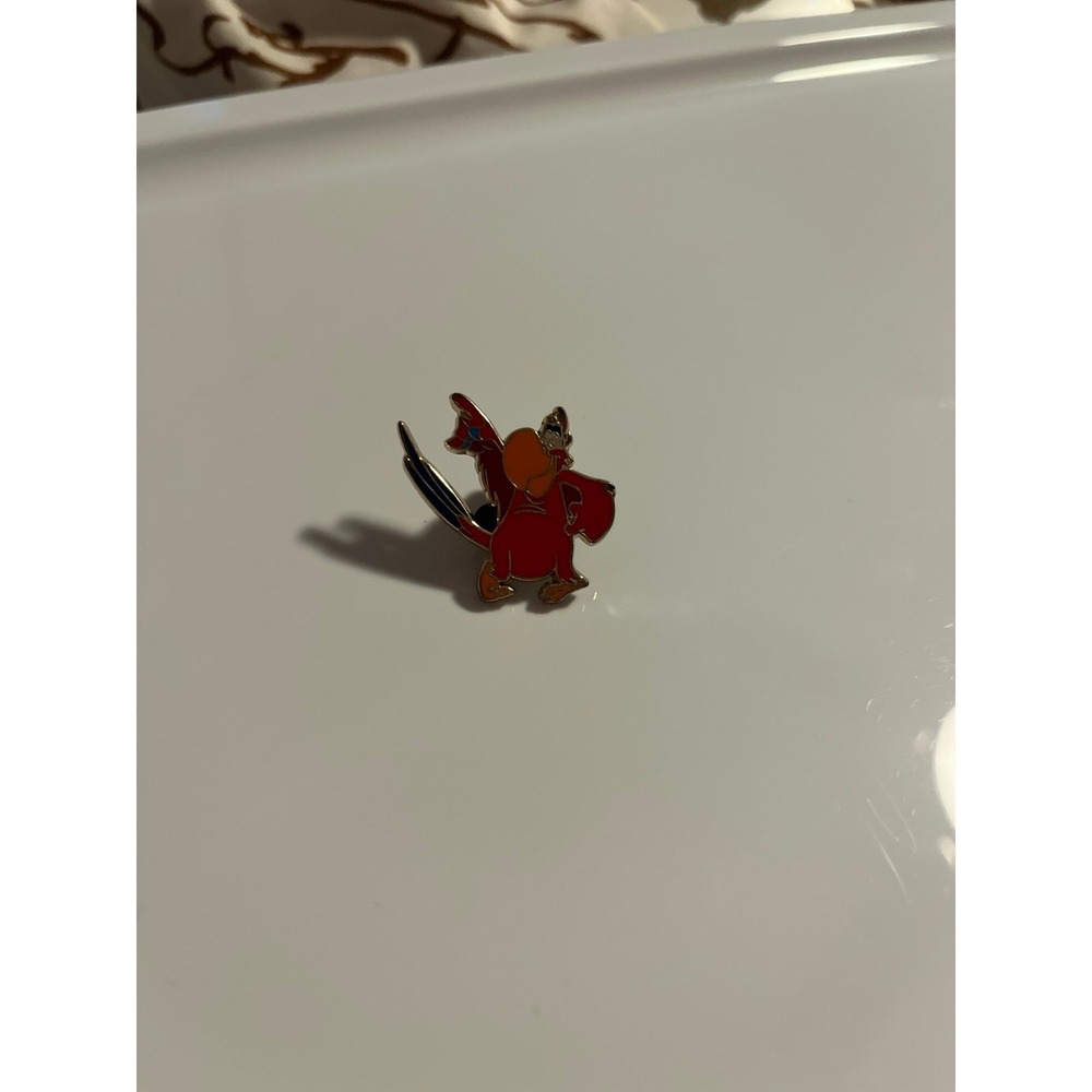 Disney trading pin Dancing Iago bird from Aladdin